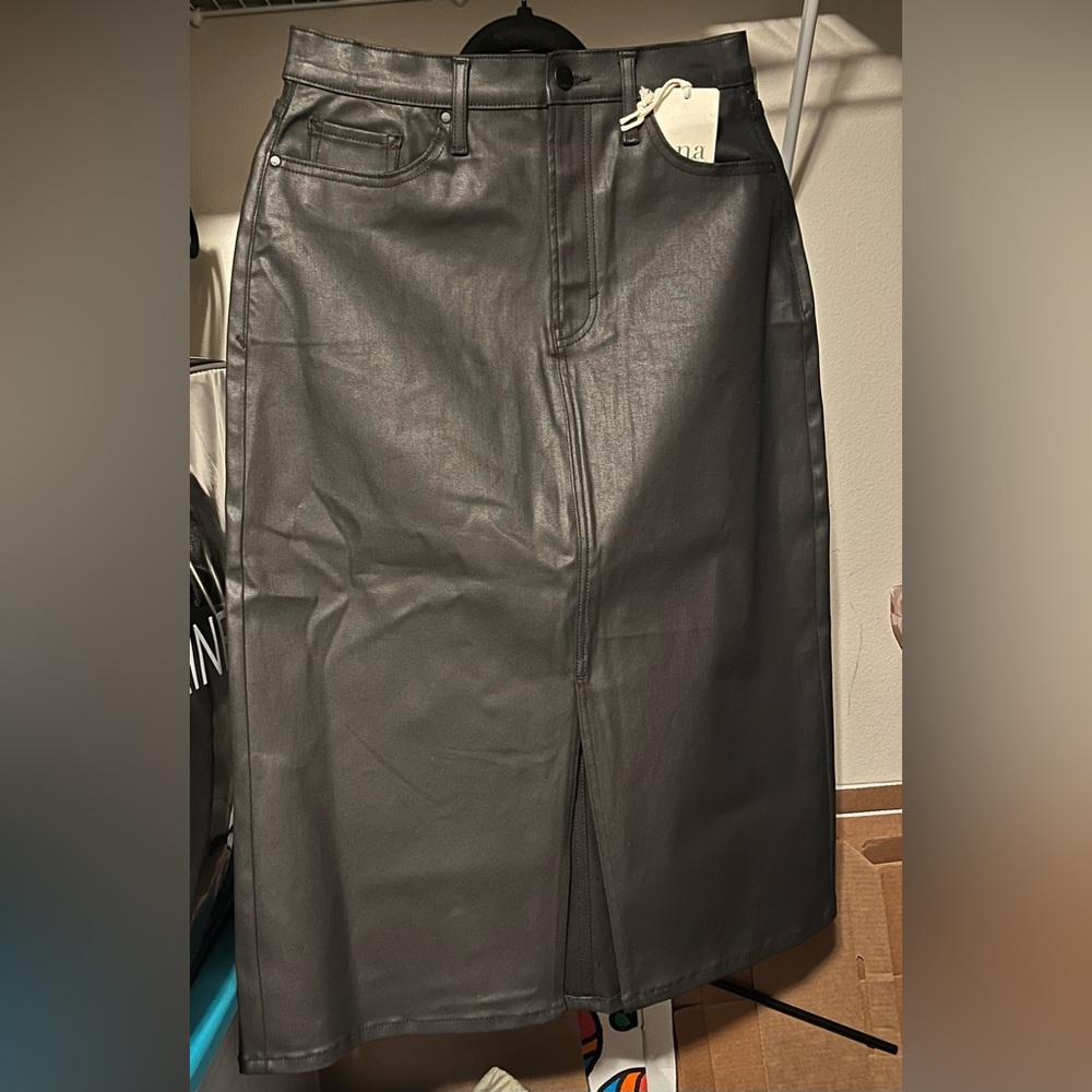 a.n.a Black Midi Skirt